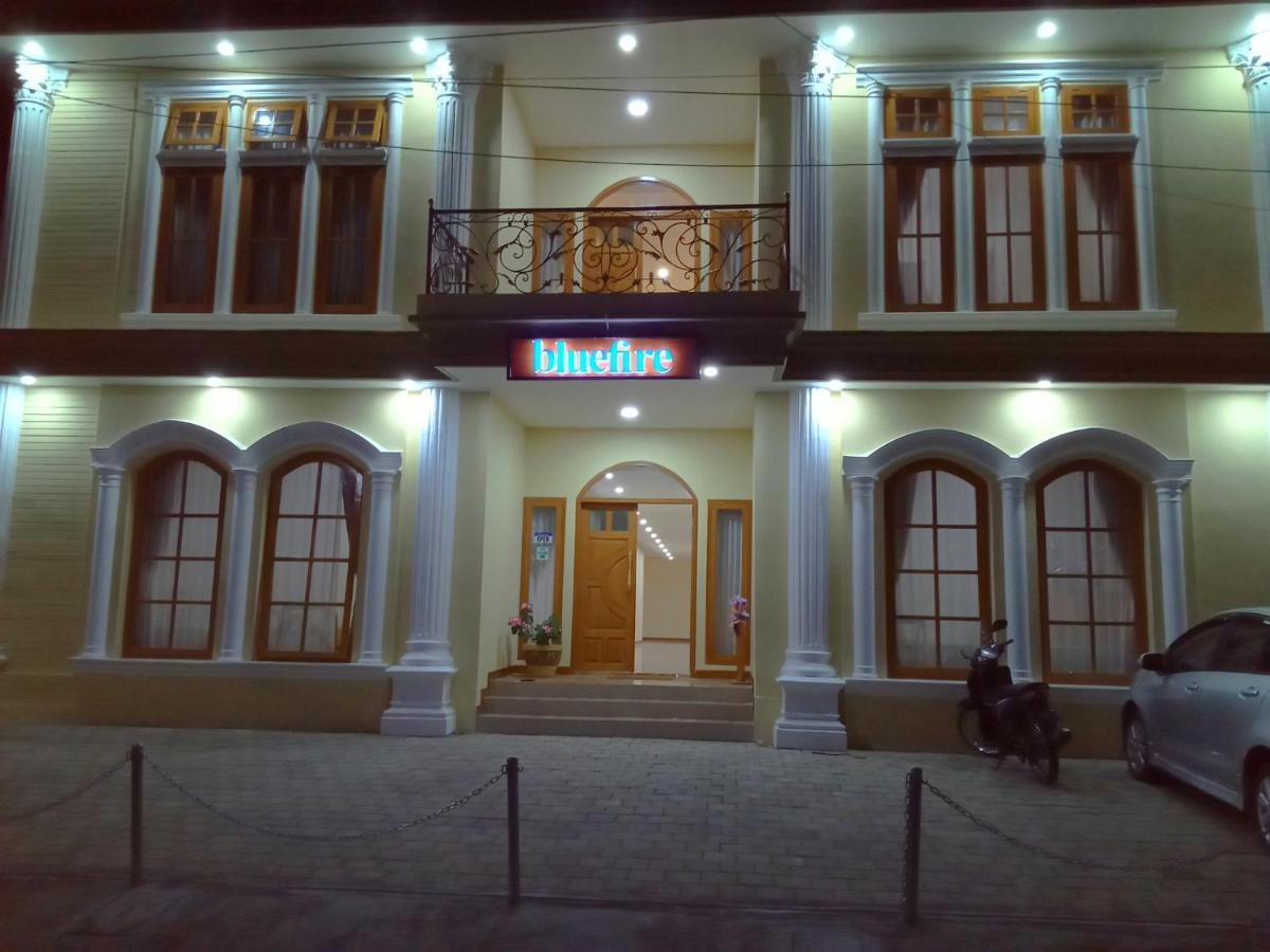 Bluefire Homestay Syariah Banyuwangi  Luaran gambar